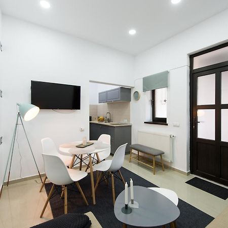 Апартаменты Gorgeous Brasov Flat With Patio And Mountain Views Экстерьер фото
