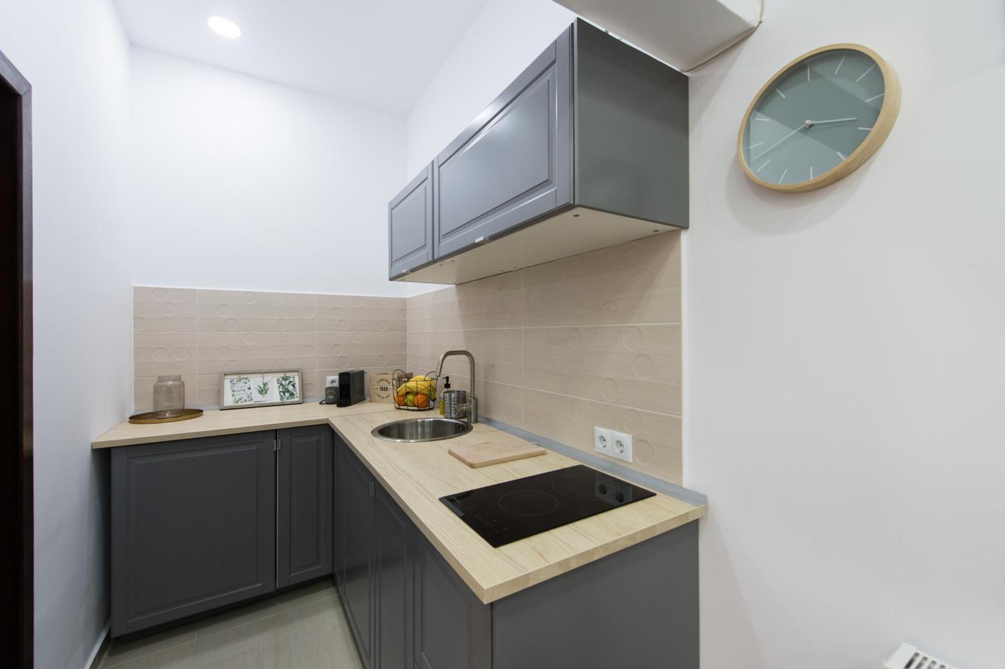 Апартаменты Gorgeous Brasov Flat With Patio And Mountain Views Экстерьер фото