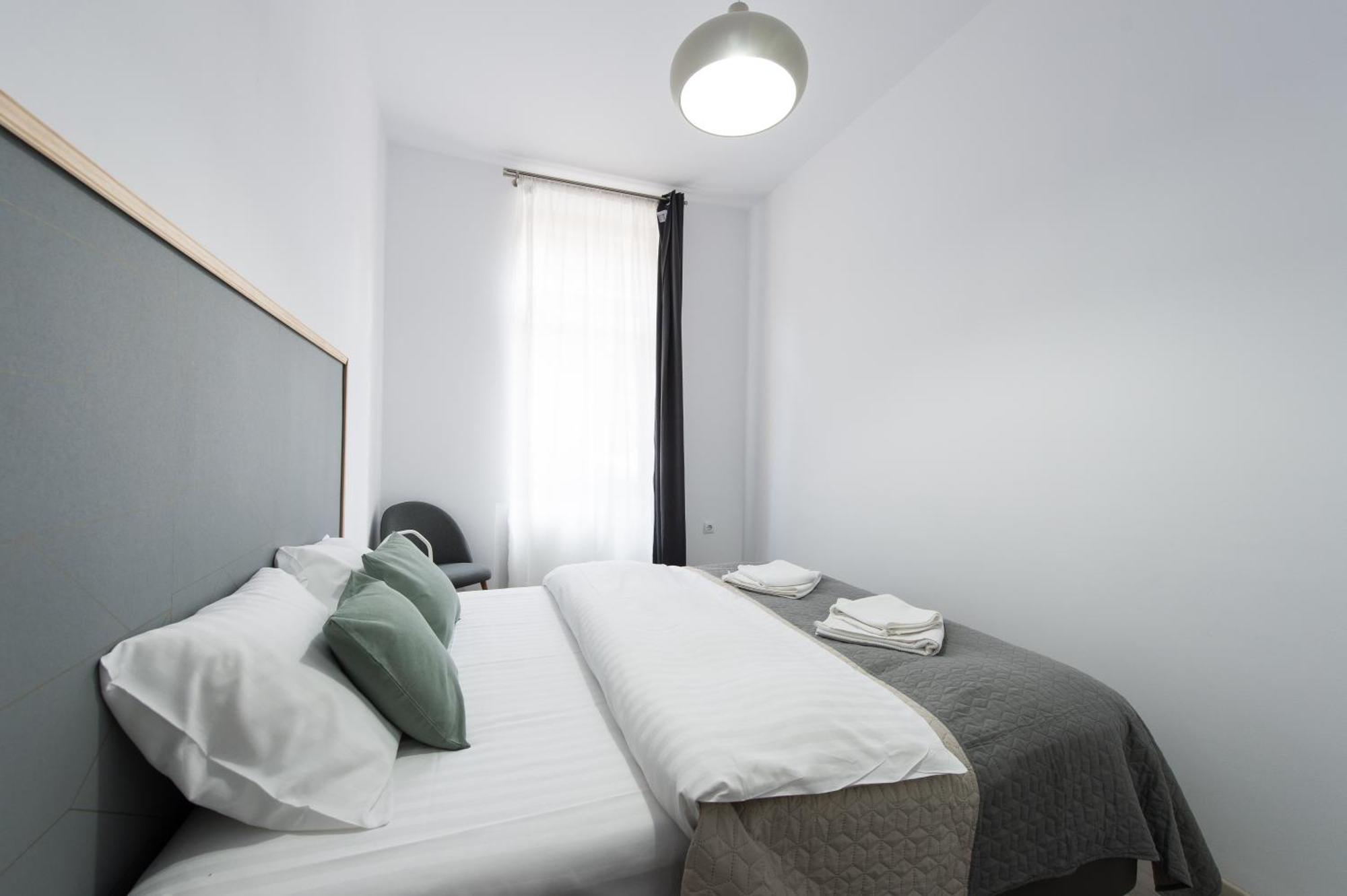 Апартаменты Gorgeous Brasov Flat With Patio And Mountain Views Экстерьер фото