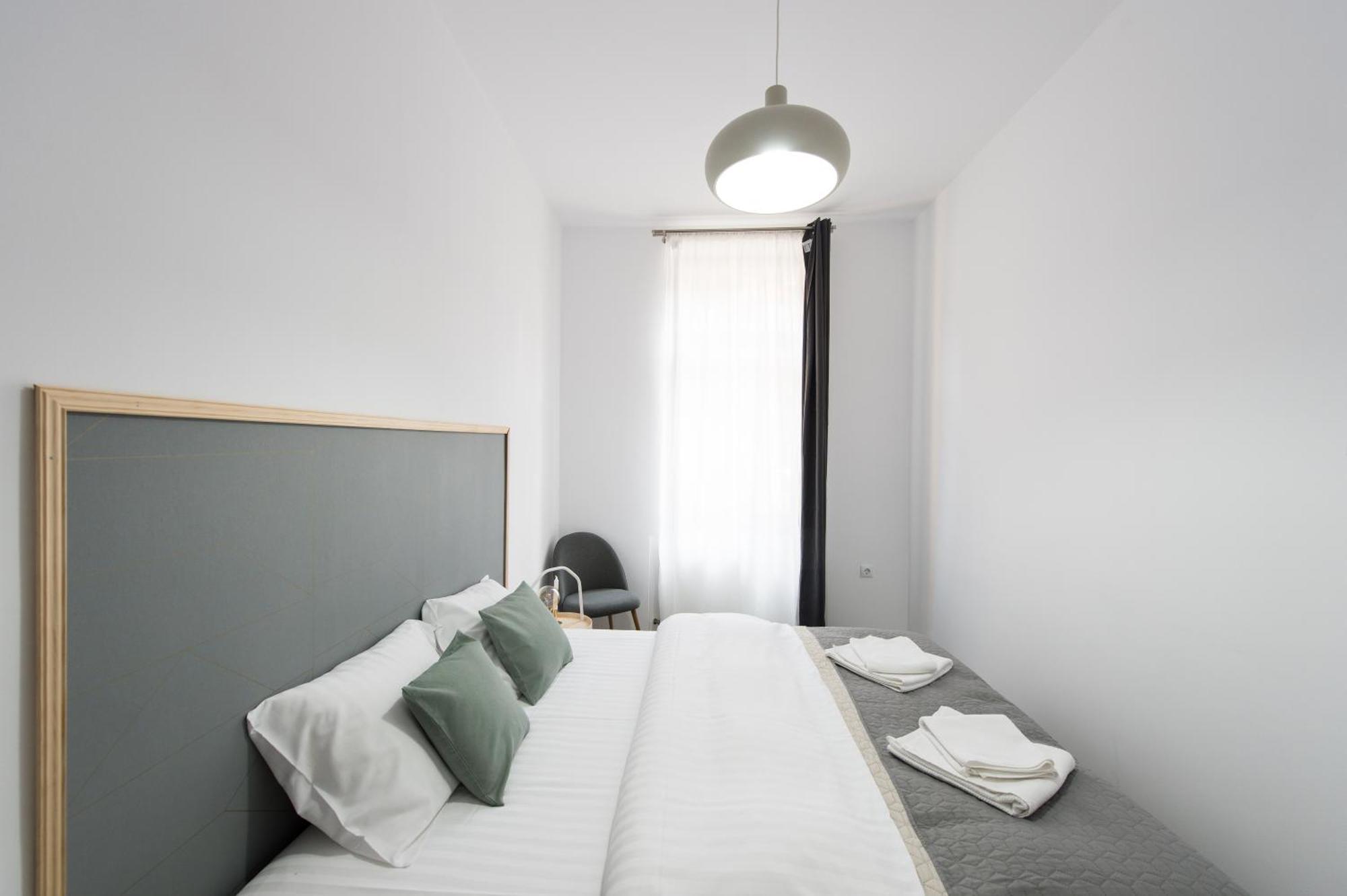 Апартаменты Gorgeous Brasov Flat With Patio And Mountain Views Экстерьер фото