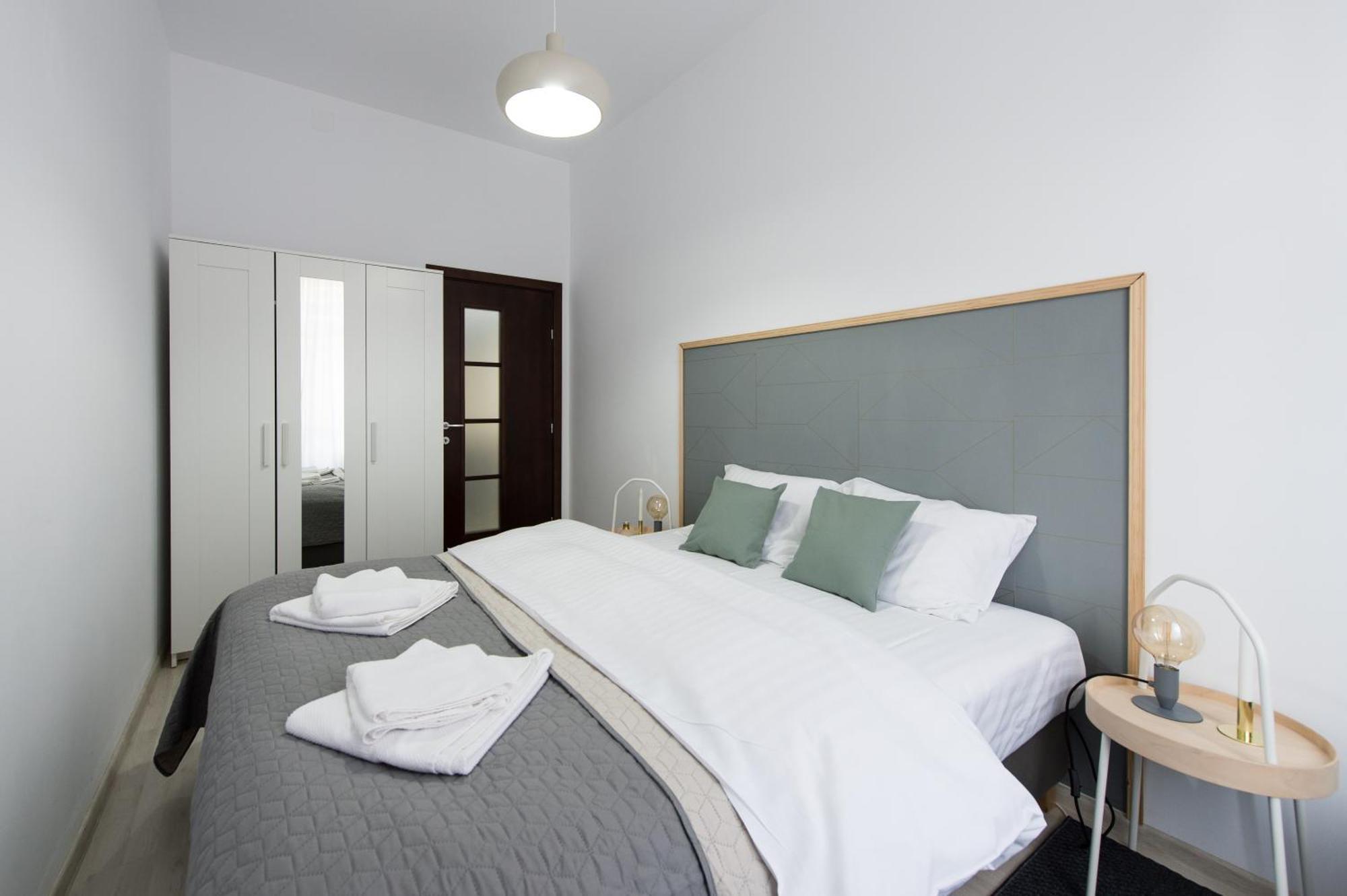 Апартаменты Gorgeous Brasov Flat With Patio And Mountain Views Экстерьер фото