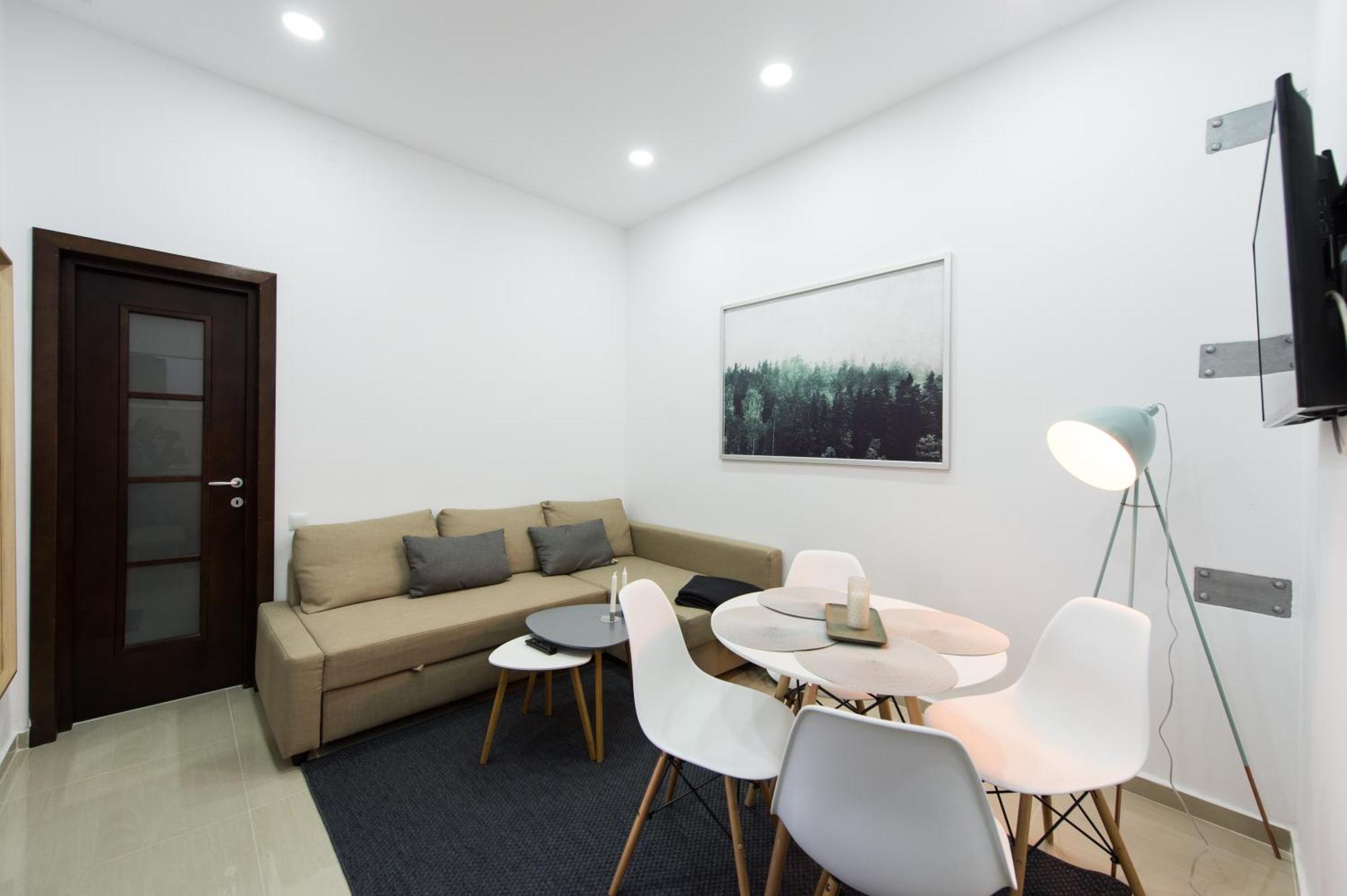 Апартаменты Gorgeous Brasov Flat With Patio And Mountain Views Экстерьер фото